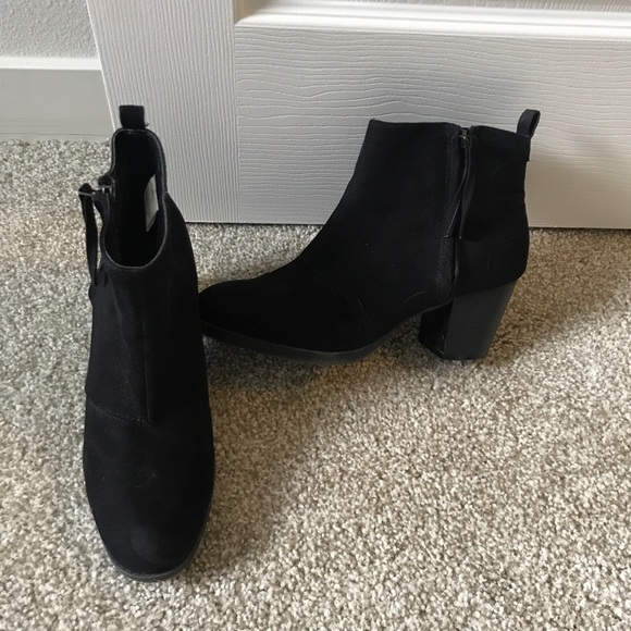 Black booties size 9 - Picture 4 of 4